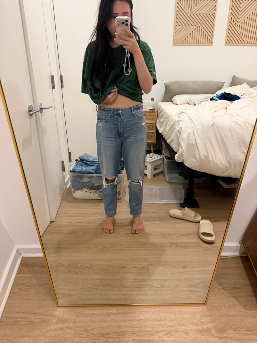 American Eagle Mom Jeans Size 8